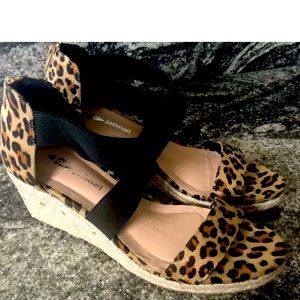 2.5” wedge leopard print sandals
